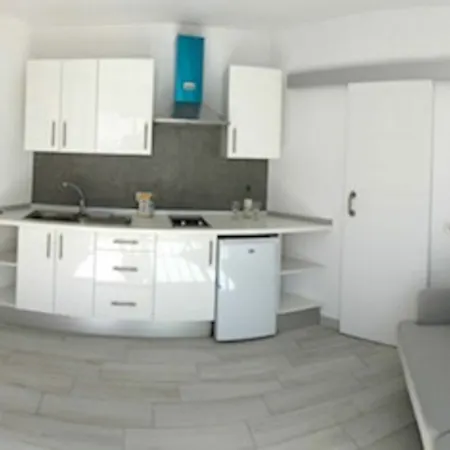 White Triplex Appartement Arona (Tenerife)